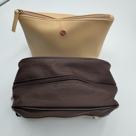 Emirates His & Hers Business Class Bvlgari Amenity Bags - Picture 12 of 12